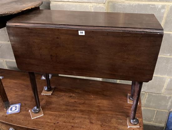 A George III mahogany drop-leaf table on plain turned legs and pad feet, 87cm extended, D.82cm, H.71cm